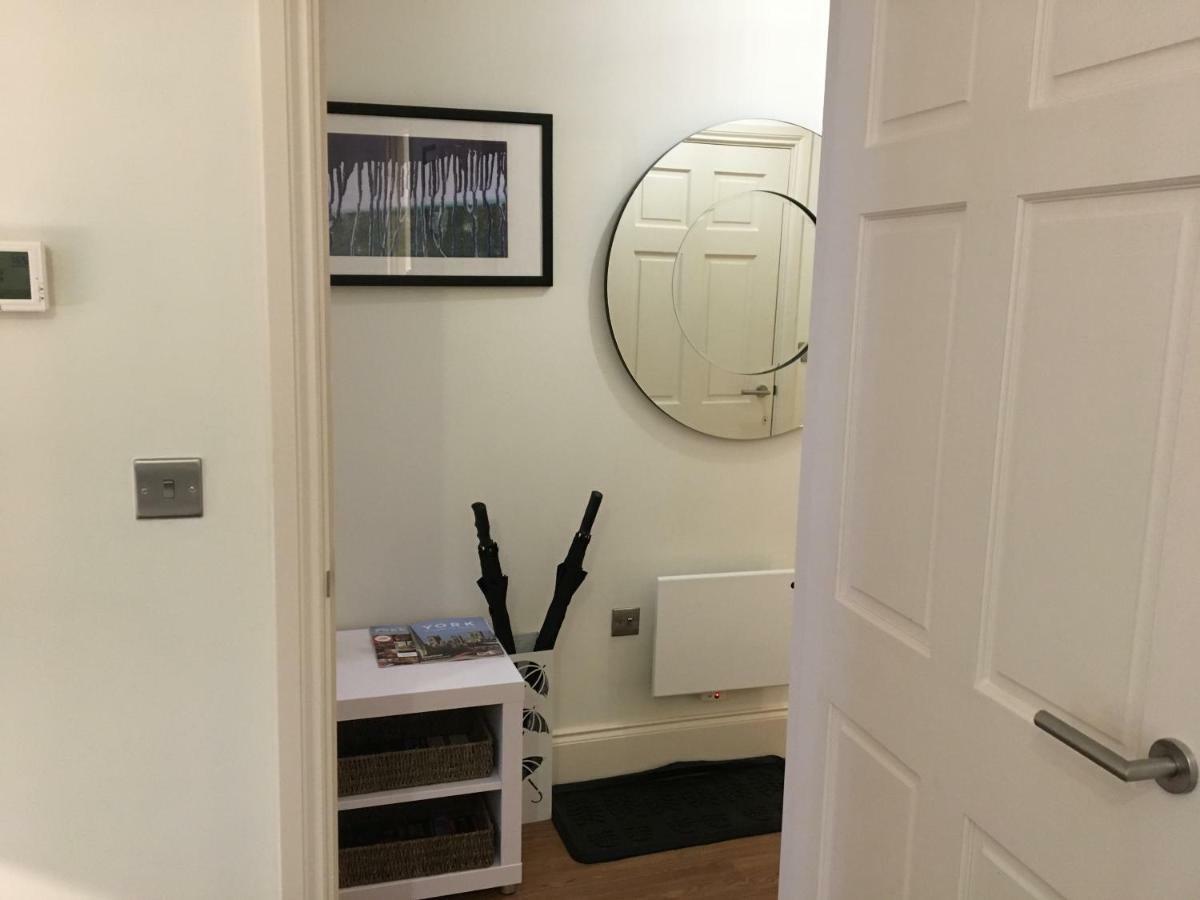 Star Tree Apartment York Extérieur photo
