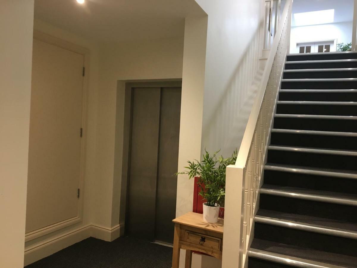 Star Tree Apartment York Extérieur photo
